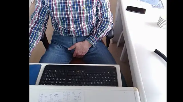 dutchpornking online show from March 11, 2025, 11:23 am