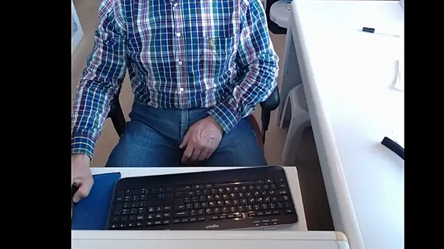 dutchpornking online show from March 14, 2025, 7:37 am