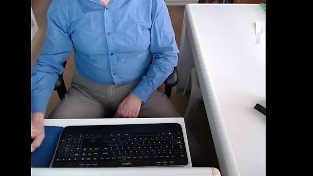 Snapshot of dutchpornking chatting on December 17, 2025, 9:14 am dutchpornking online show from December 17, 2025, 9:14 am