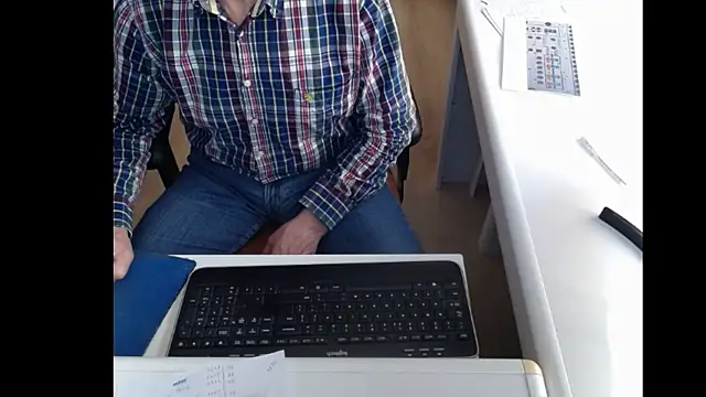 dutchpornking online show from March 5, 2025, 11:06 am