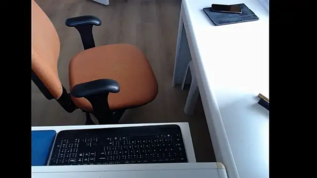 dutchpornking online show from April 14, 2026, 11:04 am