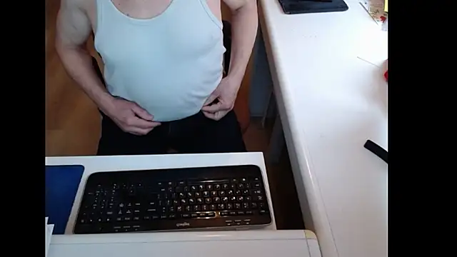 dutchpornking online show from May 18, 2026, 6:40 am