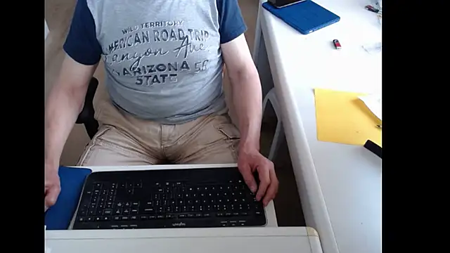 dutchpornking online show from May 26, 2026, 6:11 am
