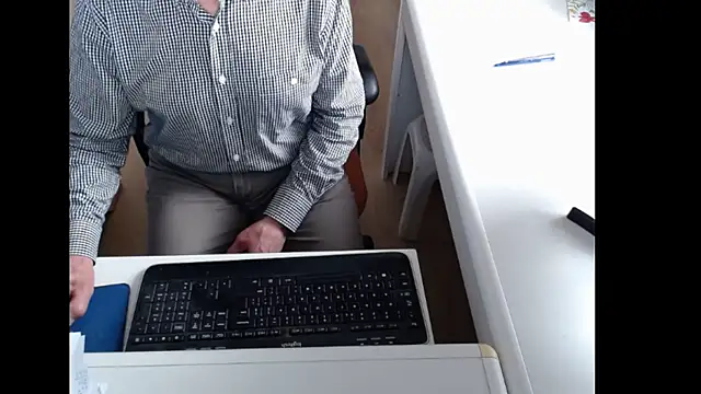 dutchpornking online show from May 20, 2026, 6:54 am