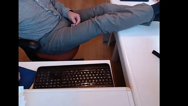 dutchpornking online show from May 11, 2026, 6:16 pm