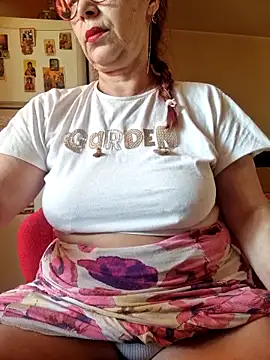 Snapshot of Chriss_Tinaa chatting on June 19, 2026, 4:29 am Chriss Tinaa online show from June 19, 2026, 4:29 am