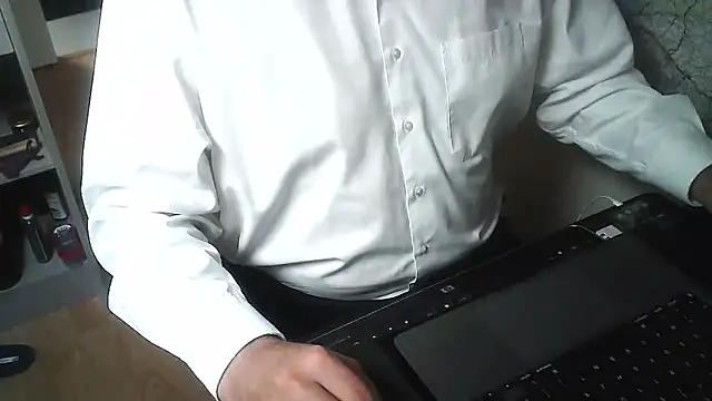 Snapshot of DUDURA@xh chatting on December 6, 2024, 10:21 am DUDURAxh online show from December 6, 2024, 10:21 am