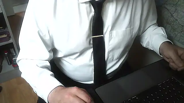 Snapshot of DUDURA@xh chatting on March 4, 2025, 8:35 am DUDURAxh online show from March 4, 2025, 8:35 am