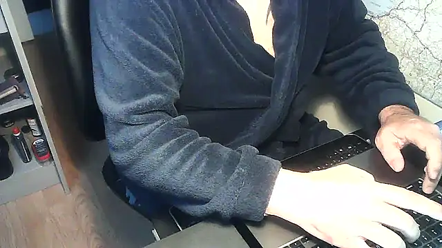 Snapshot of DUDURA@xh chatting on December 2, 2024, 3:31 pm DUDURAxh online show from December 2, 2024, 3:31 pm