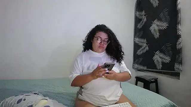 mabigomez00 online show from June 19, 2026, 9:15 am