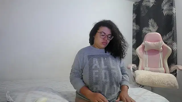 mabigomez00 online show from November 29, 2025, 9:31 am