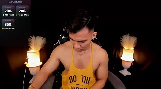 Snapshot of 000batman000 chatting on March 7, 2025, 2:04 am 000batman000 online show from March 7, 2025, 2:04 am