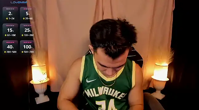 Snapshot of 000batman000 chatting on February 7, 2025, 1:11 pm 000batman000 online show from February 7, 2025, 1:11 pm