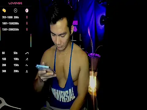 Snapshot of 000batman000 chatting on February 21, 2026, 3:03 pm 000batman000 online show from February 21, 2026, 3:03 pm