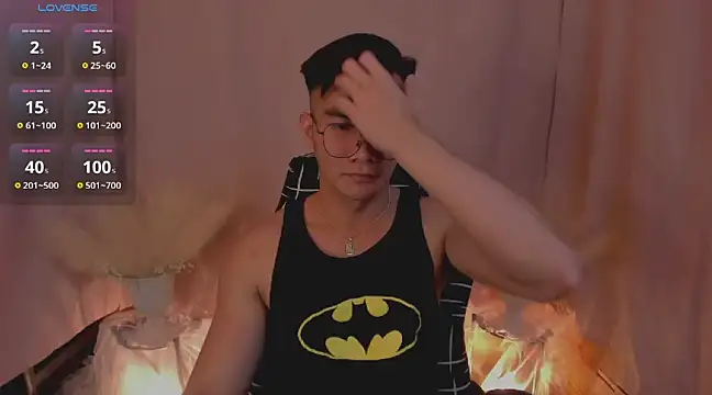 Snapshot of 000batman000 chatting on December 11, 2024, 10:25 am 000batman000 online show from December 11, 2024, 10:25 am