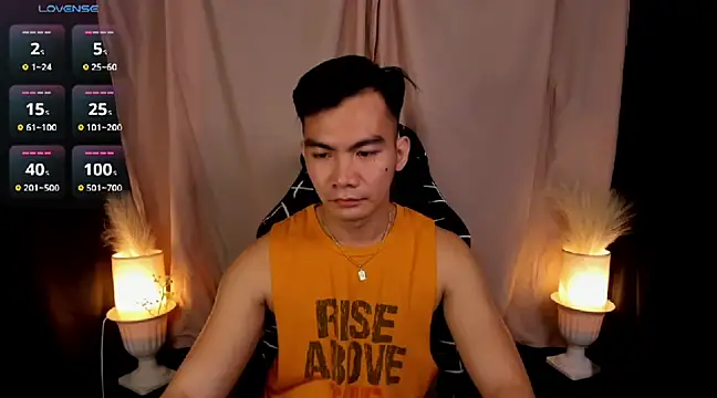 Snapshot of 000batman000 chatting on February 18, 2025, 1:33 pm 000batman000 online show from February 18, 2025, 1:33 pm