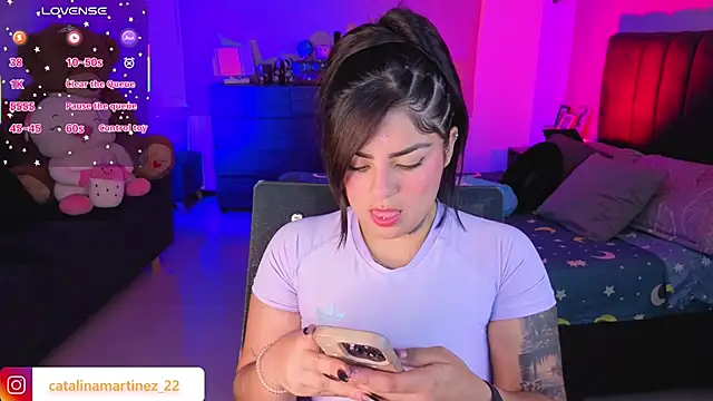 Snapshot of Catalinaa_martinez chatting on May 15, 2026, 2:20 am Catalinaa martinez online show from May 15, 2026, 2:20 am
