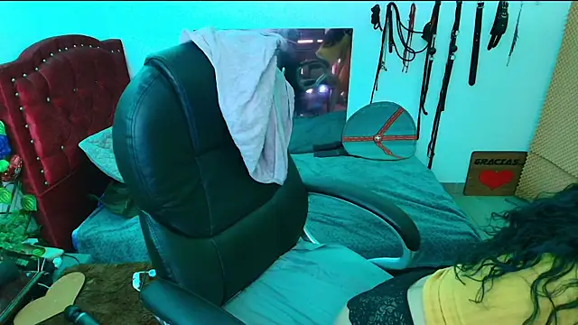 elektra 32 online show from March 17, 2025, 5:23 am