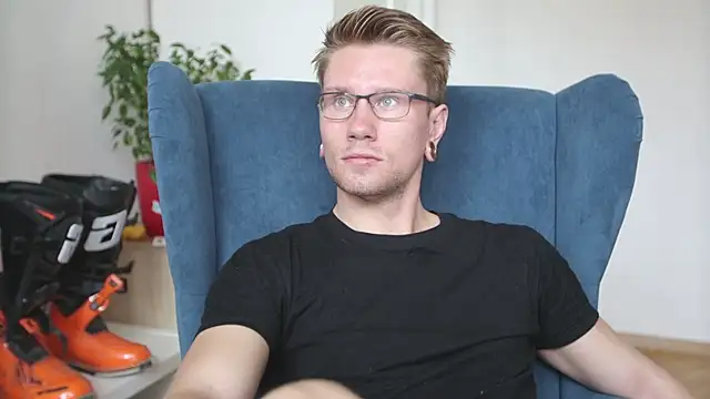 kevin-park online show from October 15, 2025, 8:33 am