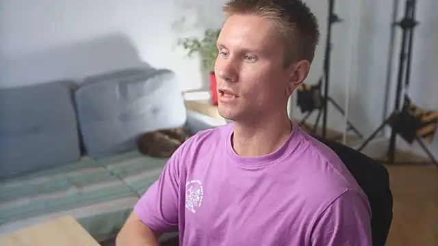 kevin-park online show from April 20, 2026, 2:18 pm