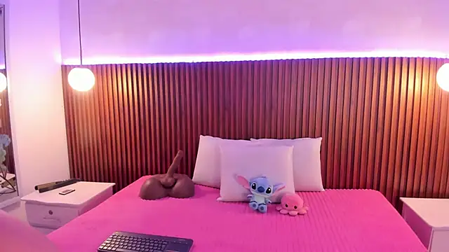 sofia castrillon online show from November 12, 2025, 12:09 pm