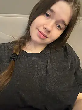 HornyGirlH online show from June 27, 2026, 9:04 am