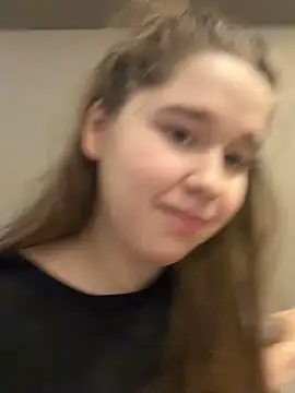 HornyGirlH online show from March 28, 2026, 4:02 am