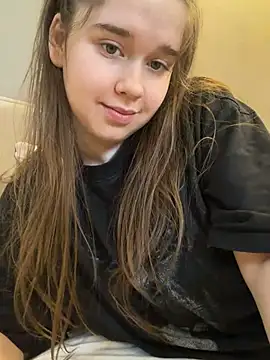 HornyGirlH online show from June 23, 2026, 7:50 am