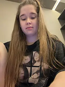 HornyGirlH online show from July 7, 2026, 12:35 am