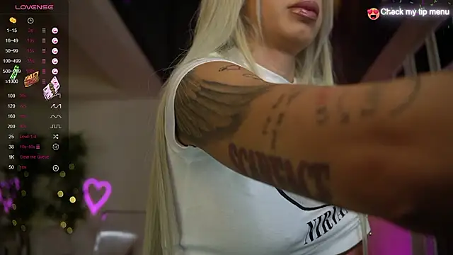 Snapshot of LisaAkira chatting on February 15, 2026, 7:42 am LisaAkira online show from February 15, 2026, 7:42 am