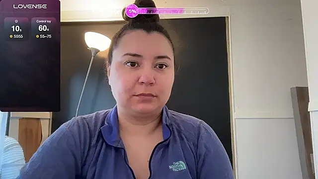 ariahastings942 online show from April 18, 2026, 12:29 pm