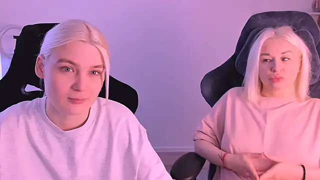 hotblonds online show from January 26, 2025, 7:32 am