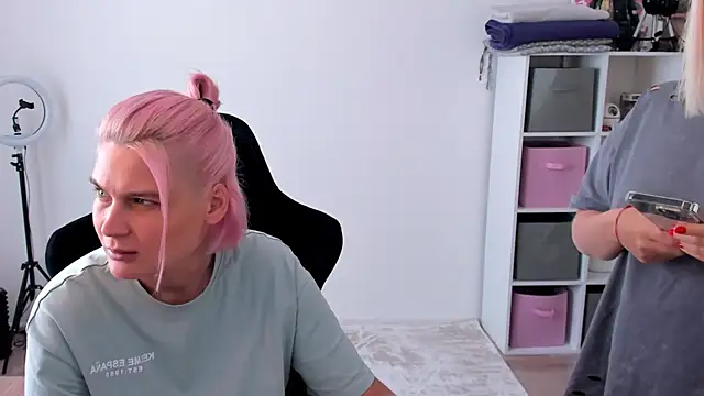 hotblonds online show from September 27, 2025, 10:54 am