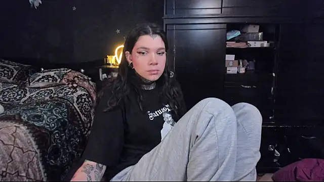 Snapshot of Lilmarieee chatting on March 7, 2025, 10:10 pm Lilmarieee online show from March 7, 2025, 10:10 pm