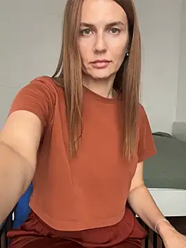 Snapshot of BritneyHall chatting on June 1, 2026, 9:31 am BritneyHall online show from June 1, 2026, 9:31 am