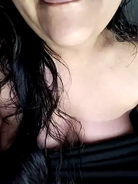 Snapshot of Annerae chatting on March 8, 2026, 4:21 pm Annerae online show from March 8, 2026, 4:21 pm