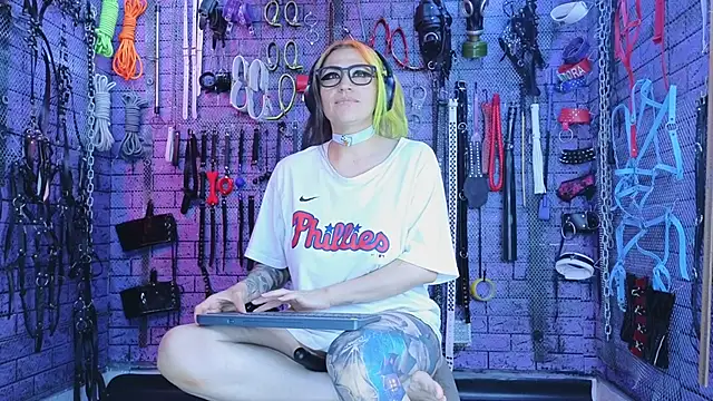 PANDORANEZZ online show from November 13, 2025, 10:57 pm