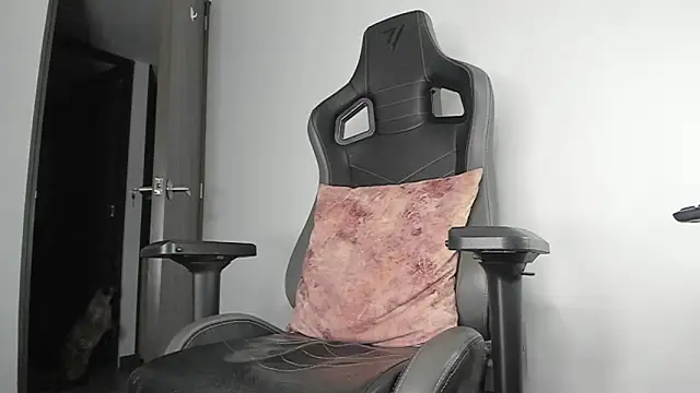 Snapshot of imferrer chatting on November 15, 2025, 8:29 am imferrer online show from November 15, 2025, 8:29 am