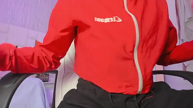 Meghan stonne  online show from December 14, 2025, 7:19 pm