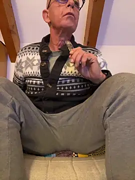 Relnnet online show from December 2, 2025, 11:06 pm