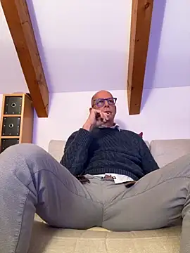 Relnnet online show from October 26, 2025, 4:40 pm