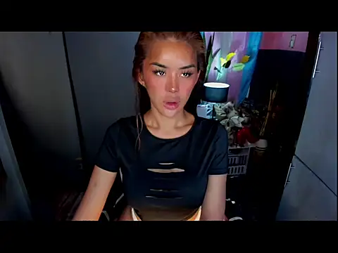 QuiinMollyXxX online show from June 19, 2026, 1:22 am