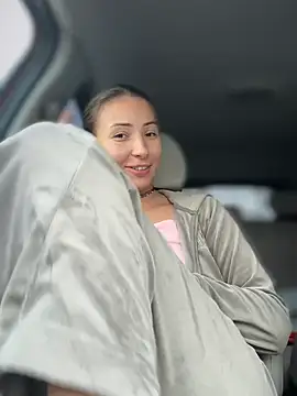 YOUR-KARINA online show from March 5, 2025, 7:16 am