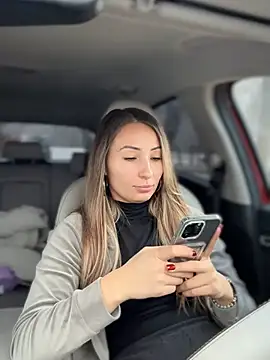 Snapshot of YOUR-KARINA chatting on January 15, 2026, 8:29 am YOUR-KARINA online show from January 15, 2026, 8:29 am