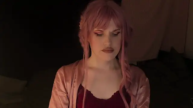 Snapshot of EffieMinki chatting on January 22, 2025, 12:48 am EffieMinki online show from January 22, 2025, 12:48 am