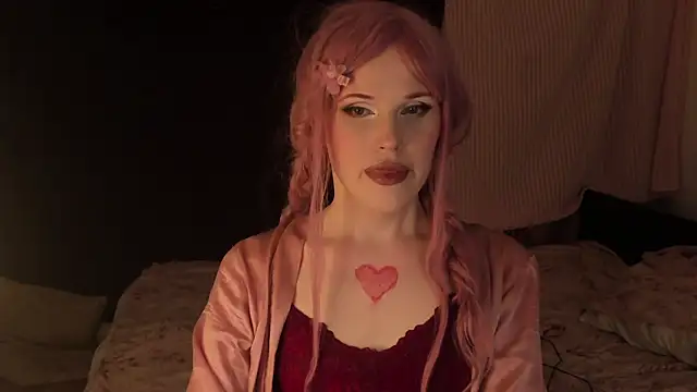 Snapshot of EffieMinki chatting on January 14, 2025, 11:53 am EffieMinki online show from January 14, 2025, 11:53 am