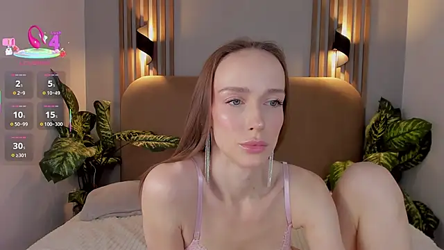 Kira Quinn online show from December 4, 2025, 7:29 am