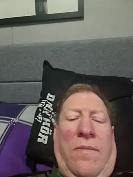 tomtom111111 online show from January 9, 2026, 12:12 pm