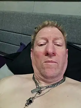 Snapshot of tomtom111111 chatting on March 4, 2026, 3:20 pm tomtom111111 online show from March 4, 2026, 3:20 pm