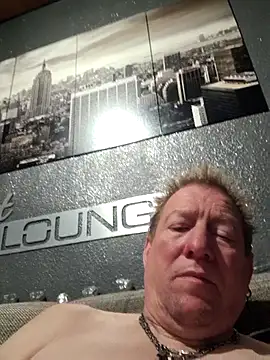 tomtom111111 online show from October 2, 2025, 11:08 pm